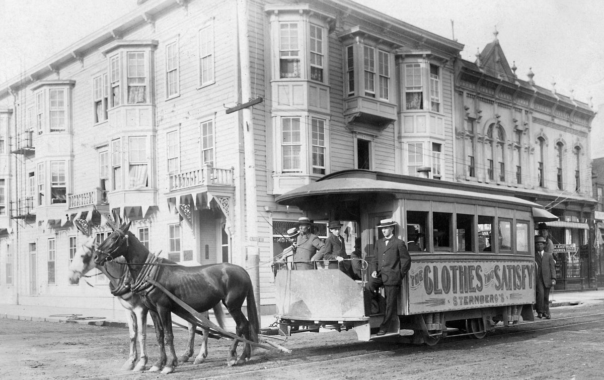 Railcar on West First Avenue in Albany, circa 1903. Courtesy Albany Regional Museum.