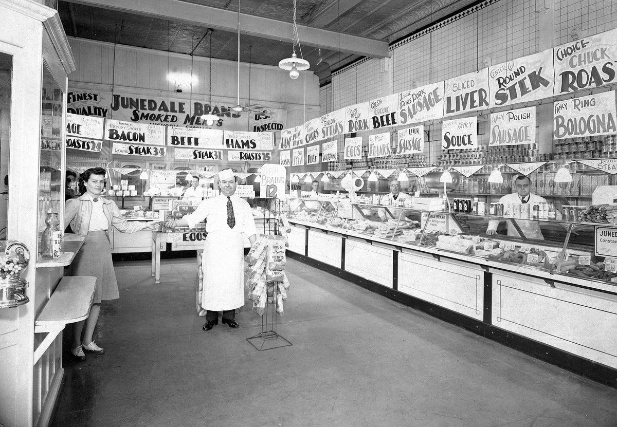 Bazley’s Cash Market managed by M.F. Biddle, 262 N. Main St., Decatur, circa 1936. Courtesy Macon County History Museum