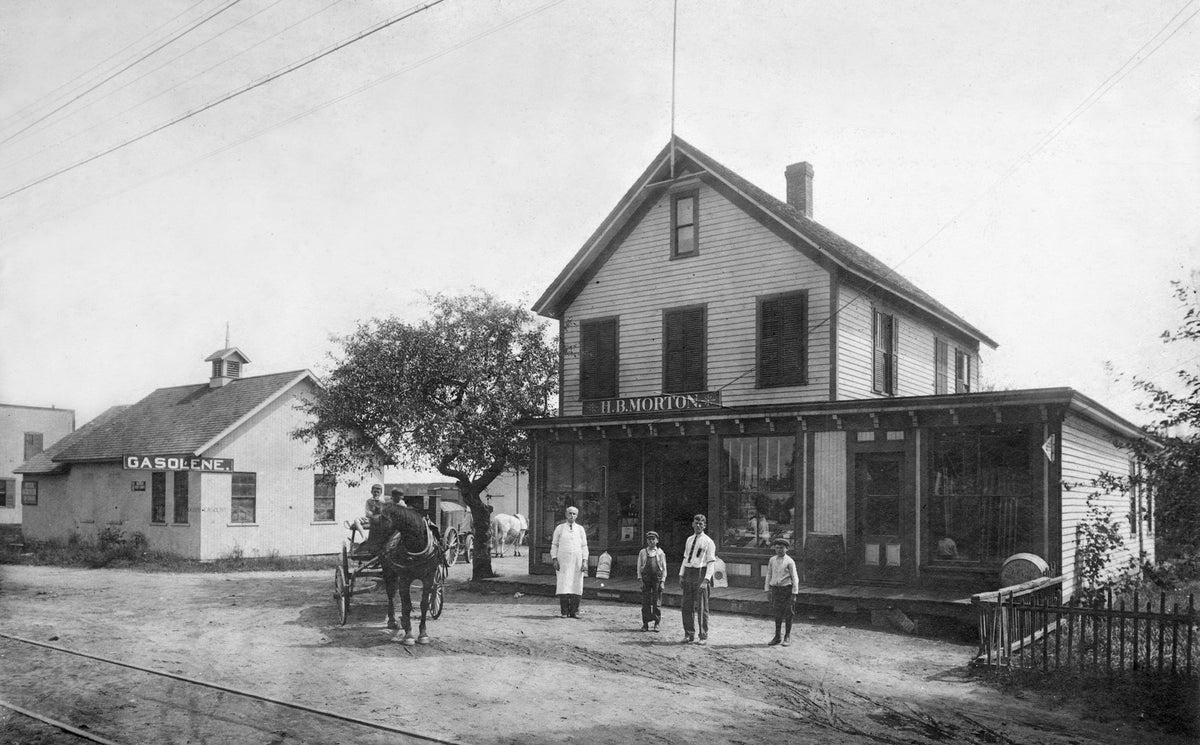 Looking Back: New London County: Vol. I - The 1860s - 1930s