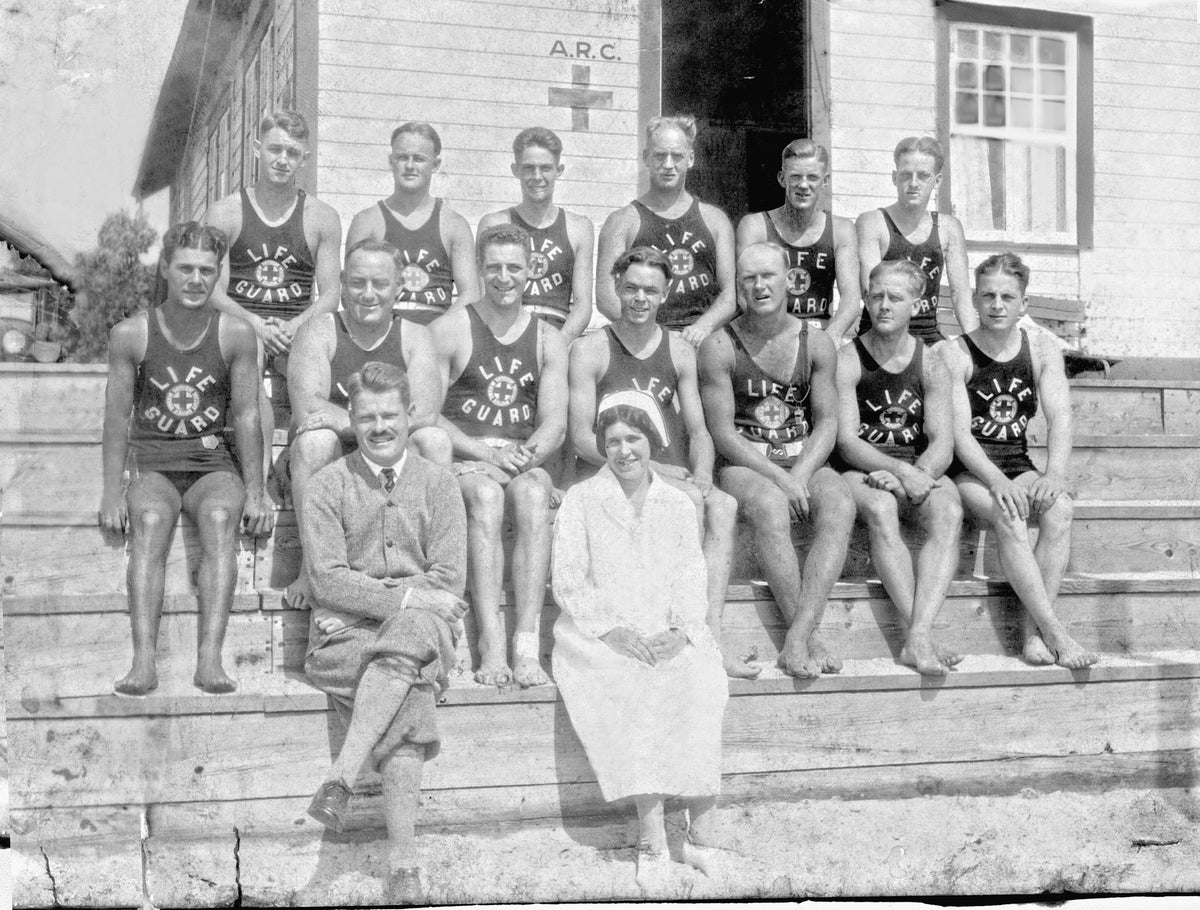Looking Back: New London County: Vol. I - The 1860s - 1930s