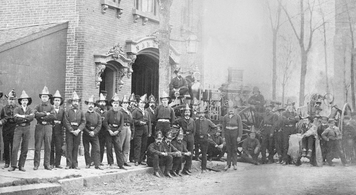 Looking Back: New London County: Vol. I - The 1860s - 1930s
