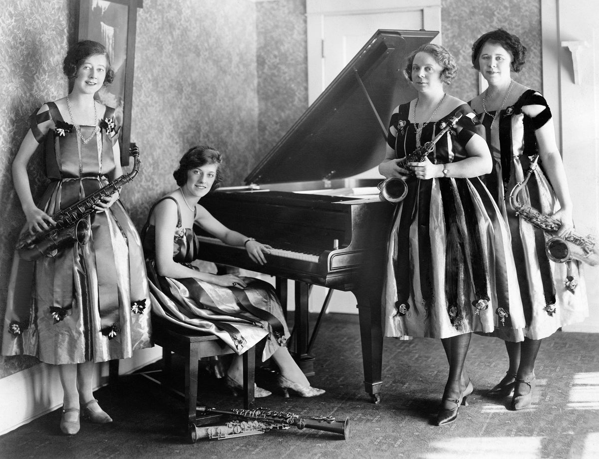The Louie Heffner Orchestra in Anaheim, circa 1926. Three of the women are identified as Dorothy Ulvestad, Erma Stedman, and Beryl Day. Courtesy Anaheim Public Library