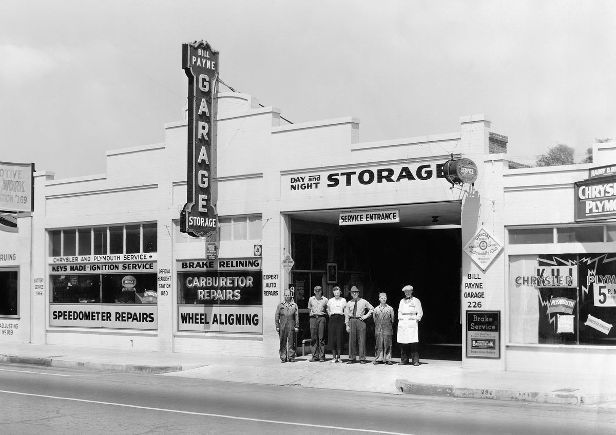 Bill Payne Garage & Storage at 226 South Los Angeles Street in Anaheim, circa 1936. From left: three unidentified, Bill Payne, “Shorty” Smith, Leavitt Ford. Courtesy Anaheim Public Library