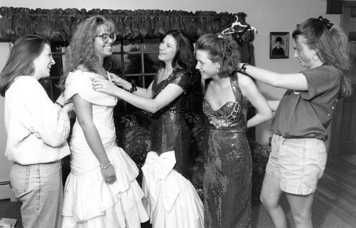 Peabody High School girls trying on prom dresses, 1994. From left: Danielle Vitiello, Stephanie Gato, Jodi Vitiello, Catheryn Scott, Robyn Hinckley. Courtesy The Salem News