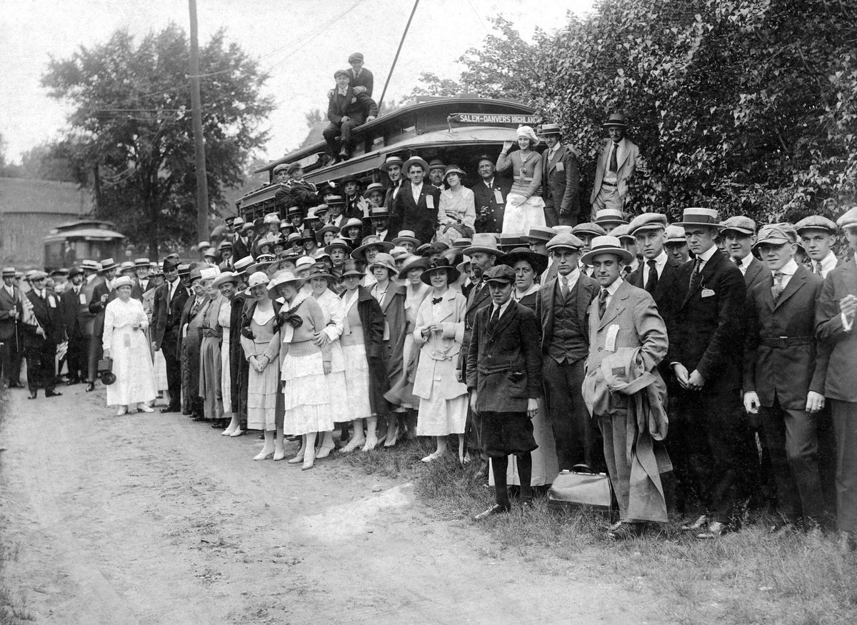 A.C. Lawrence Leather Co. and National Calfskin Co. outing at Centennial Grove, August 1918. Courtesy The George Peabody House & Peabody Leather Workers Museum