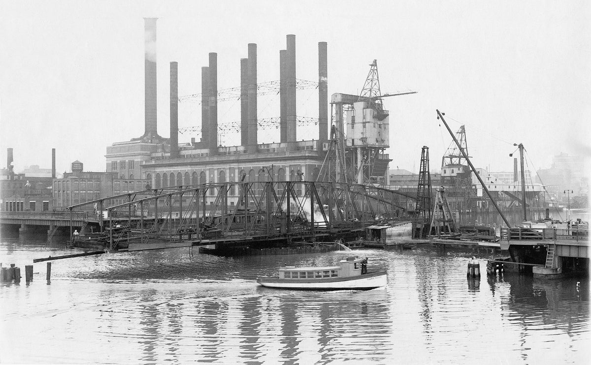 Point Street Bridge under construction in Providence, April 9, 1927. The swing bridge was built by Boston Bridge Works Inc. and was the third bridge constructed at that point on the Providence River. Courtesy The Providence Journal
