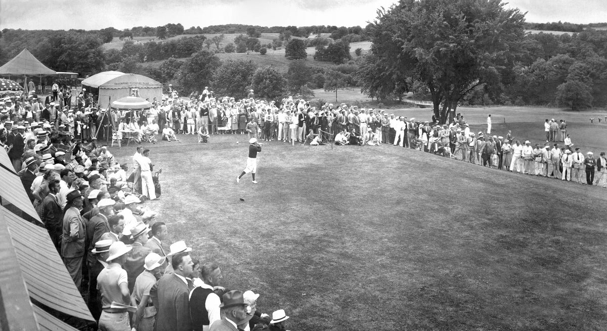 The first tee at the PGA Western Open golf tournament at the Davenport Country Club, Pleasant Valley, June 1936. Courtesy Robert L. Burchett, Jr.