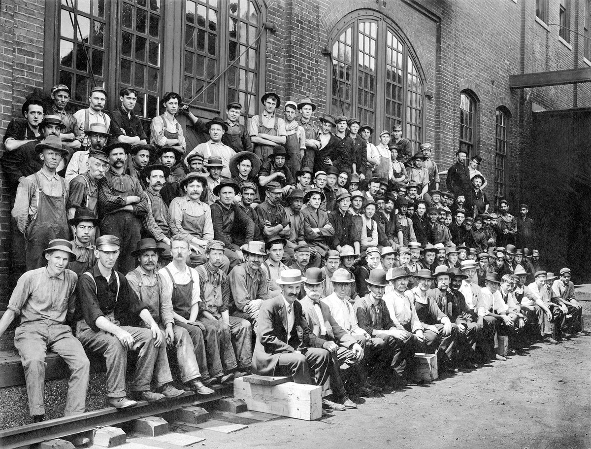 Railroad workers, Davenport, circa 1890s. Courtesy The Richardson-Sloane Special Collections Center, Davenport Public Library