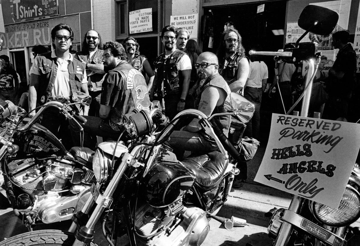 The first time an organized group of Hells Angels arrived at the rally was in 1985. A small group had come two years prior, but was escorted through town by the South Dakota Highway Patrol.