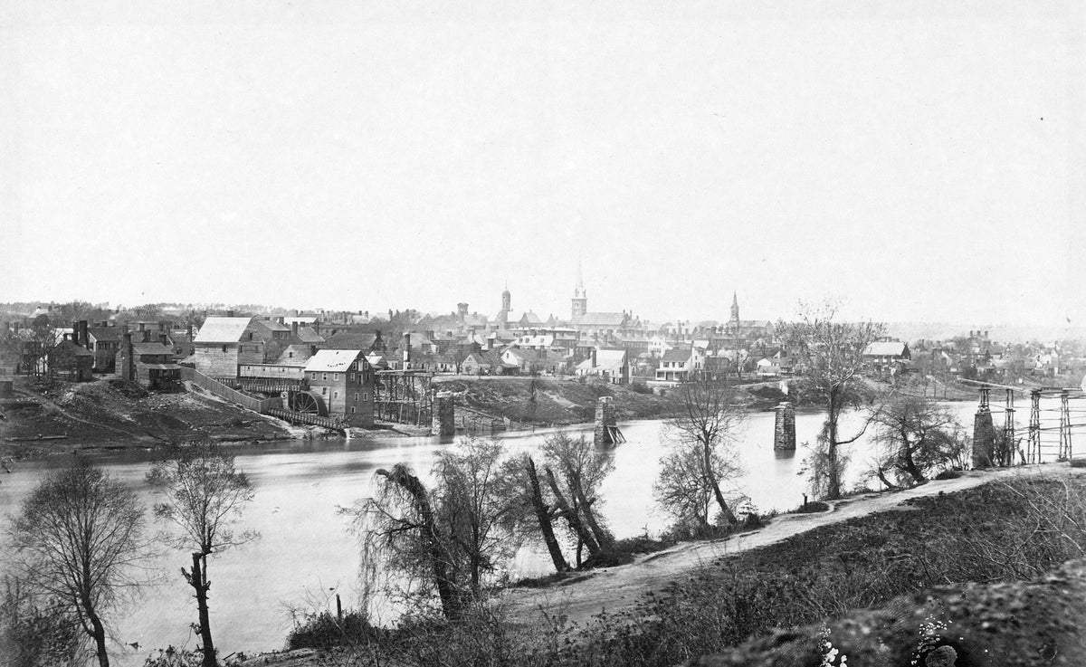 The Rappahannock River with Fredericksburg, Va., in the background. Library of Congress, Prints & Photographs Division, LC-DIG-ppmsca-12551
