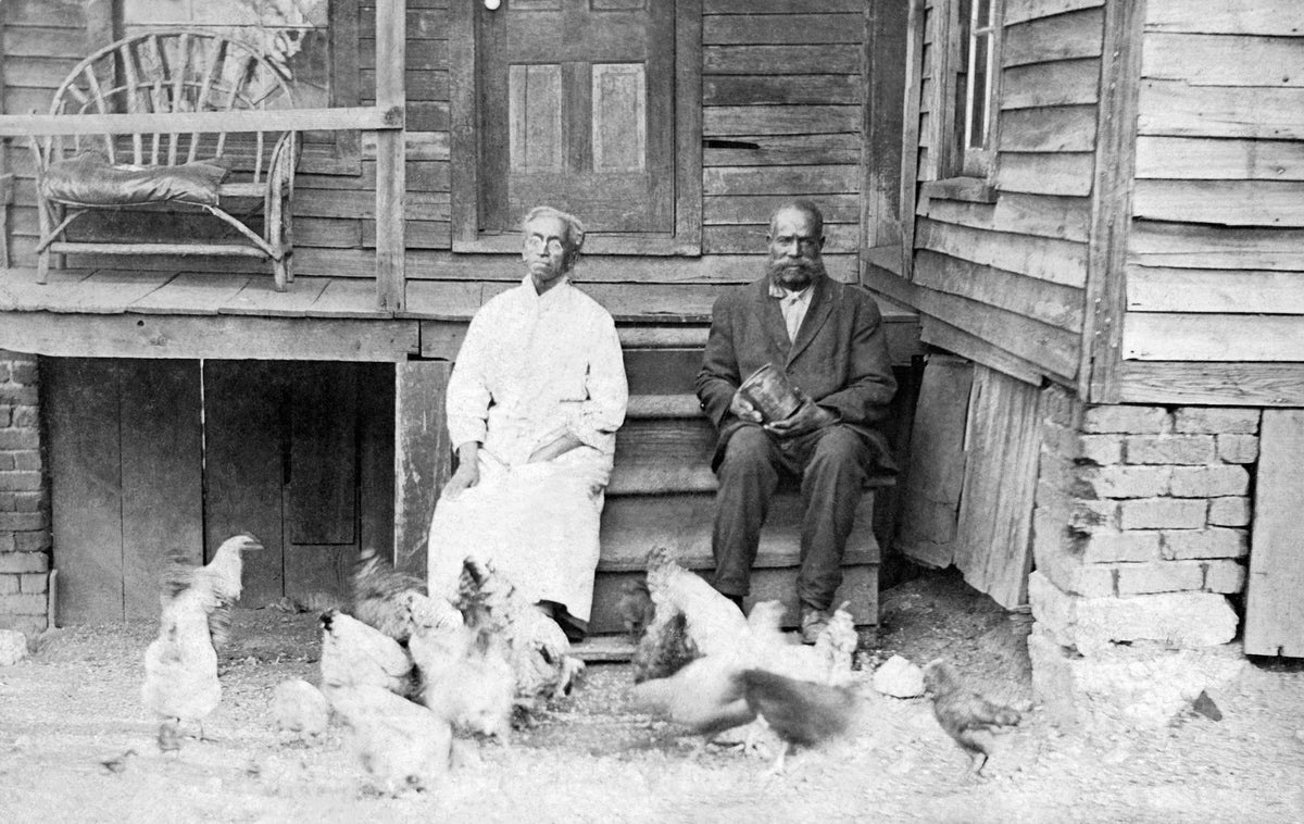 Mr. and Mrs. Danmore at 413 Third Street Northwest, circa 1910. COURTESY ROBERT STAUFFER