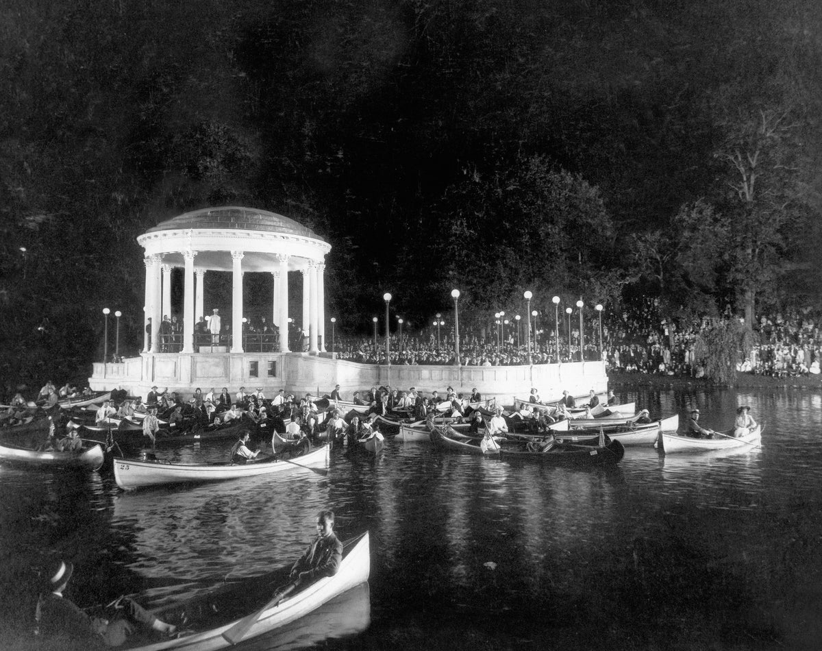 Summer night concert at the Roger Williams Park bandstand, circa 1920. Courtesy The Providence Journal