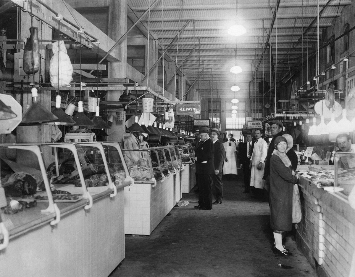 Interior of Sheriff Street Market, circa 1930. Courtesy Cleveland Public Library