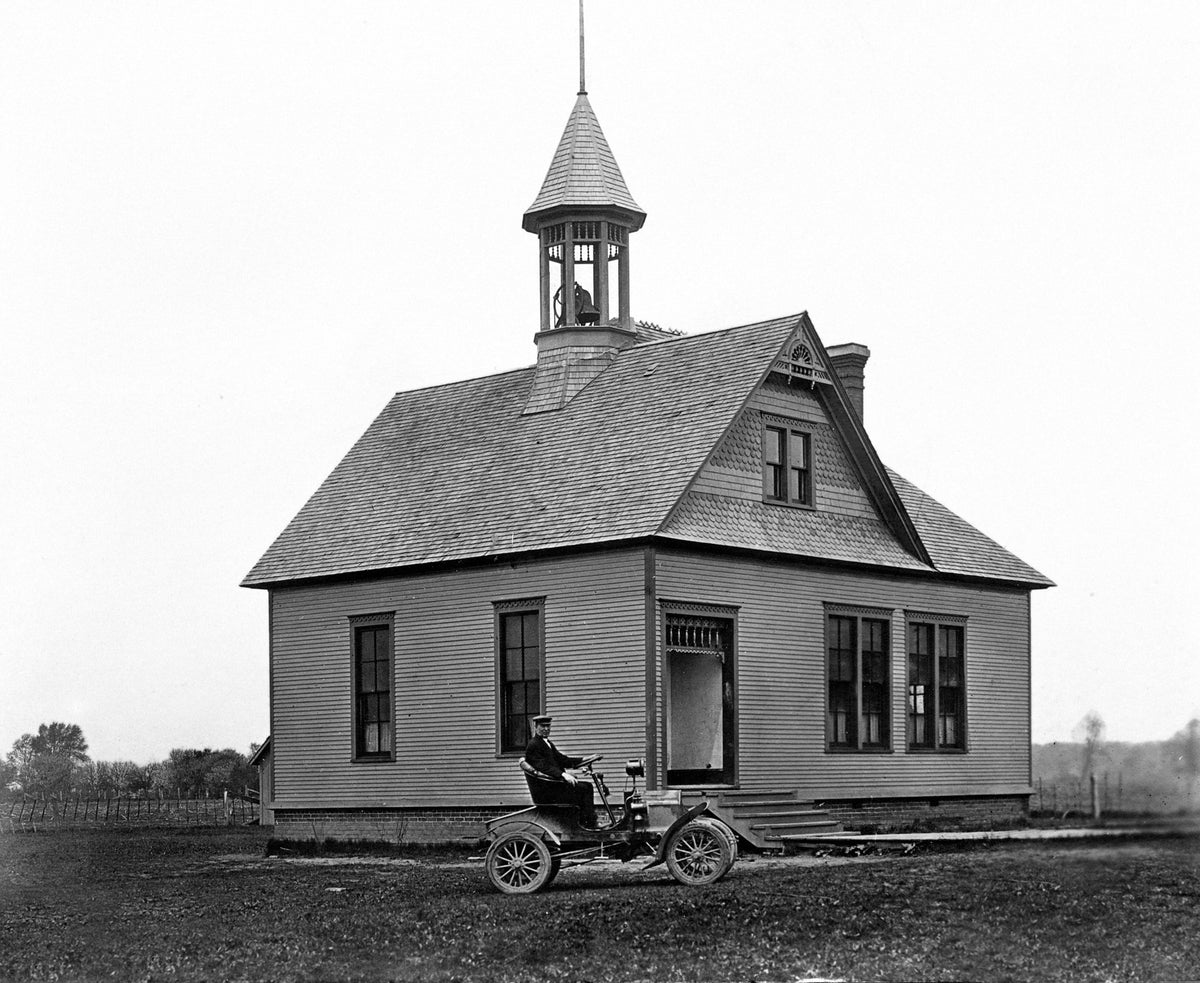 Aylesworth School, Hebron, 1908. Courtesy Stagecoach Inn Museum
