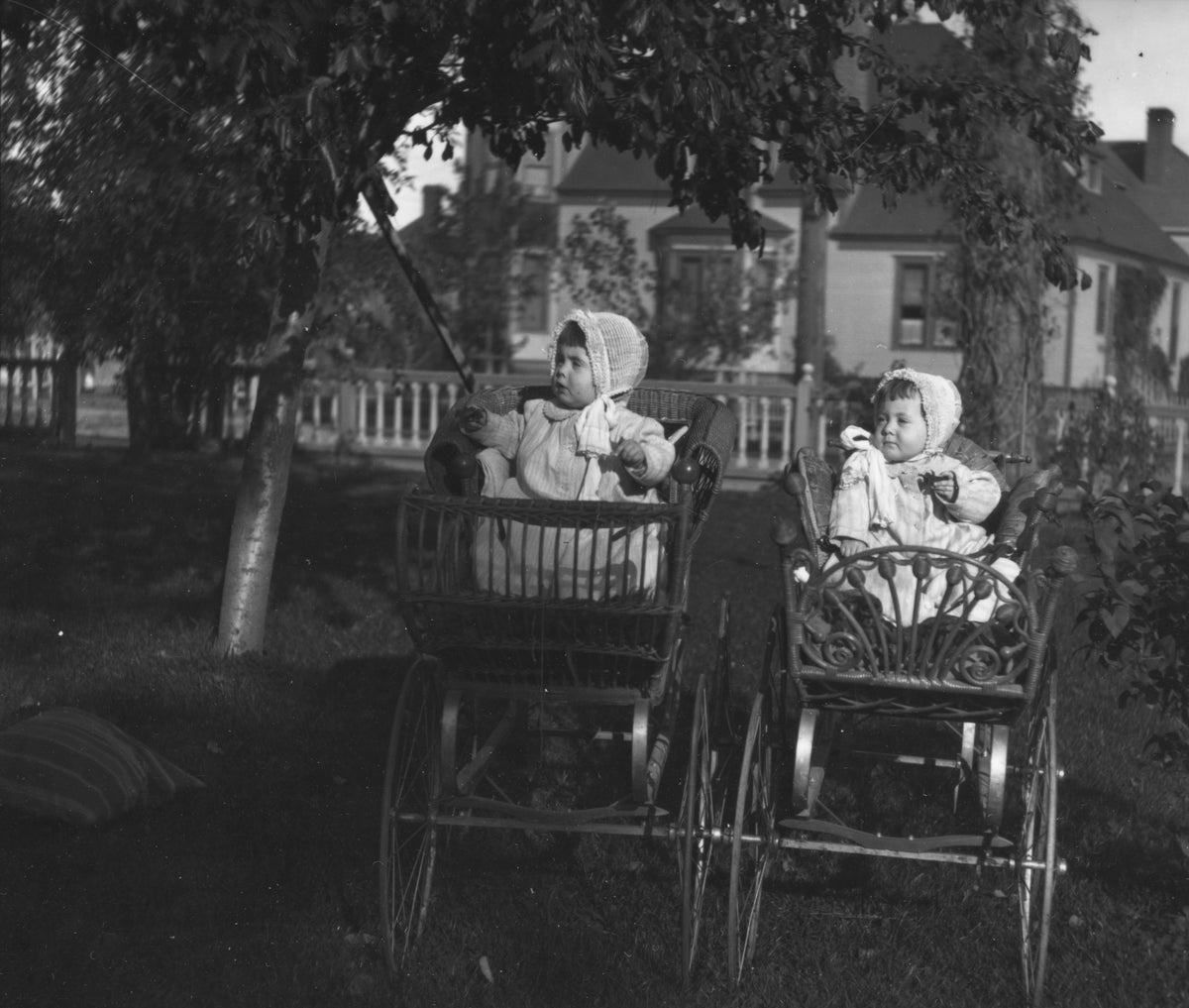 The Dwight twins, Marjorie and Dorothy, in the yard of their home at 1905 West Pacific, Spokane, circa 1900. Courtesy Spokane Public Library/Northwest Room