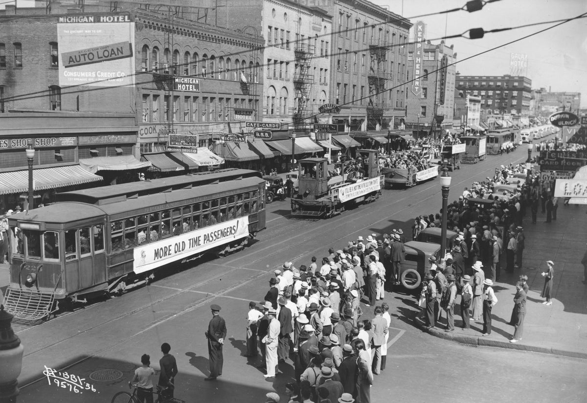Spokanites bidding farewell to the old streetcars owned by the Spokane United railway system in a parade on August 31, 1936. Courtesy Spokane Public Library/Northwest Room
