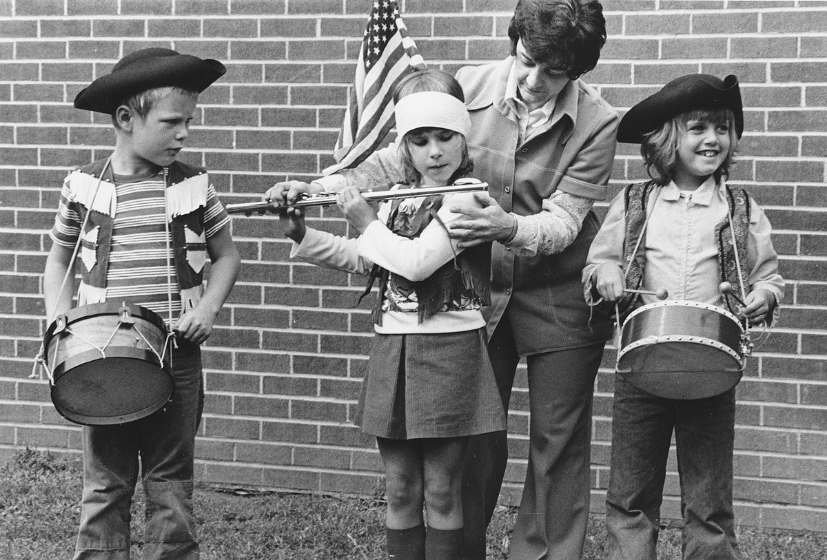 Second grade teacher, Ann Carlson, with her students preparing for the 1976 bi-centennial celebration at Southern View School.