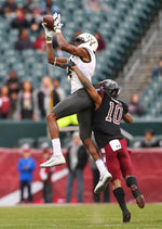 UCF’s Tre’Quan Smith makes a catch for a first down against Temple. He finished with four catches for 89 yards and a touchdown. AP Photo / Rich Schultz