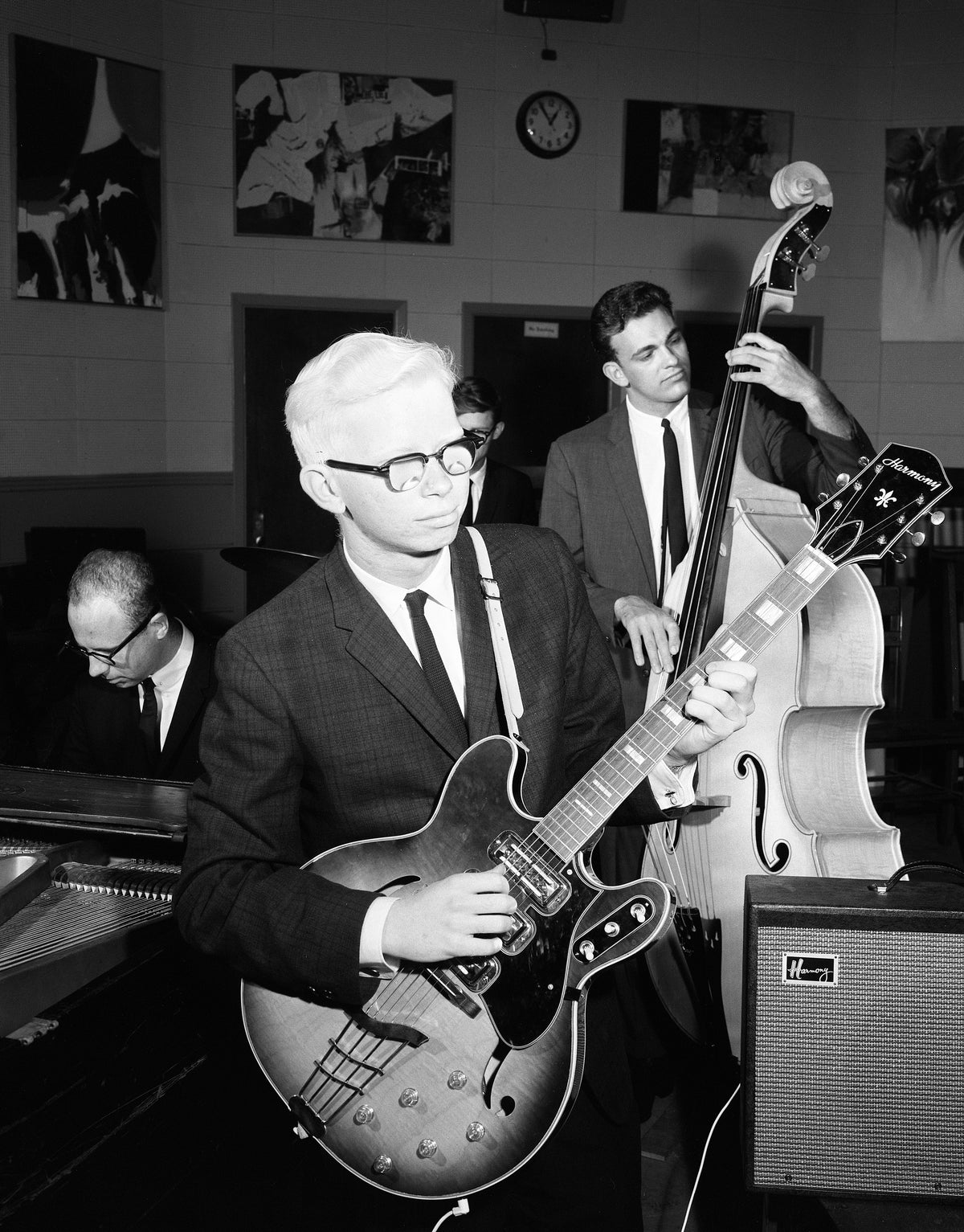 Guitar player Don Gililland and three other unidentified members of the jazz band at North Texas State University, May 16, 1962. Gililland was a soloist for North Texas State University’s One O’Clock Lab Band, as well as a two-time winner of the best guitarist award at Notre Dame. Courtesy University Photograph Collection (U0458), University of North Texas Special Collections / #UNTA_U0458-095-423-02
