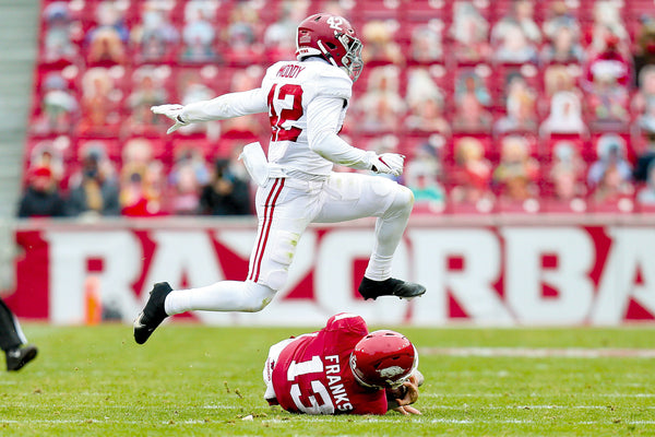 Linebacker Jaylen Moody showed mercy on Arkansas quarterback Feleipe Franks by not stomping on him in the fourth quarter. Franks was sacked seven times. NELSON CHENAULT/USA TODAY SPORTS