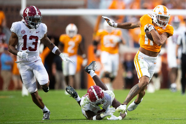 Tennessee wide receiver Jalin Hyatt (11) makes a catch during Tennessee's game against Alabama in Neyland Stadium in Knoxville, Tenn., on Saturday, Oct. 15, 2022. (Brianna Paciorka/News Sentinel)