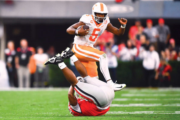 Tennessee wide receiver Jalin Hyatt (11) makes a catch during Tennessee's game against Alabama in Neyland Stadium in Knoxville, Tenn., on Saturday, Oct. 15, 2022. (Brianna Paciorka/News Sentinel)