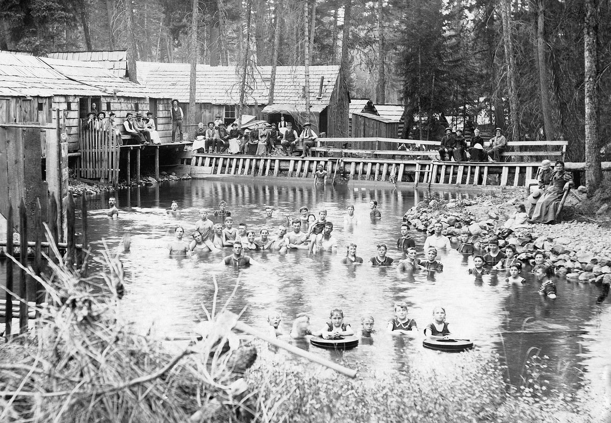 Swimmers at Lehman Springs, in Ukiah, circa 1910. Courtesy Umatilla County Historical Society
