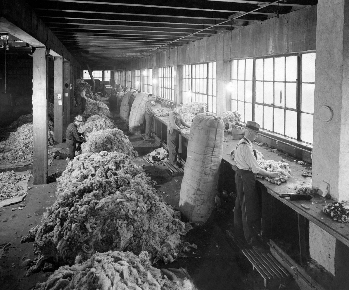 Pendleton Woolen Mills, circa 1920. The mill was originally opened in 1895 to sell blankets and other wares to nearby American Indian tribes. It went out of business, but was reopened by the Bishop brothers in 1909 as Pendleton Woolen Mills, and still operates at the time of publication in 2019. Courtesy Umatilla County Historical Society
