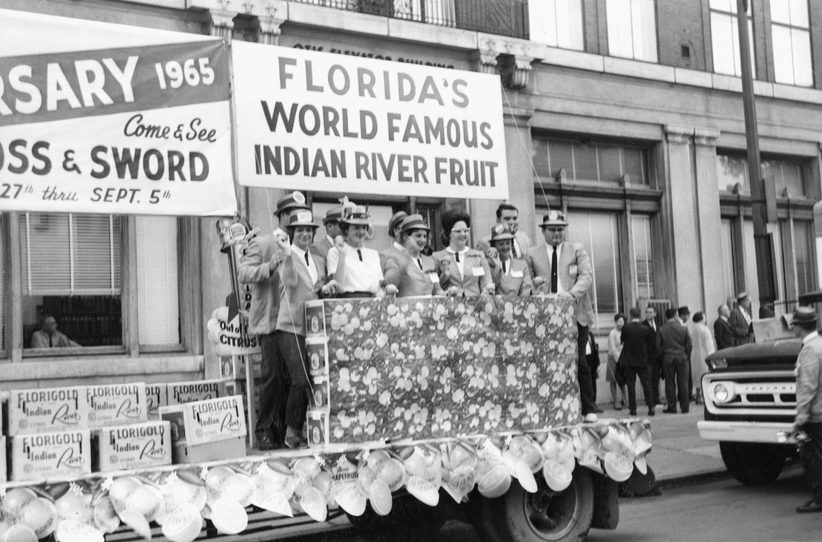 Indian River Fruit parade float, 1965. Courtesy Indian River Press Journal