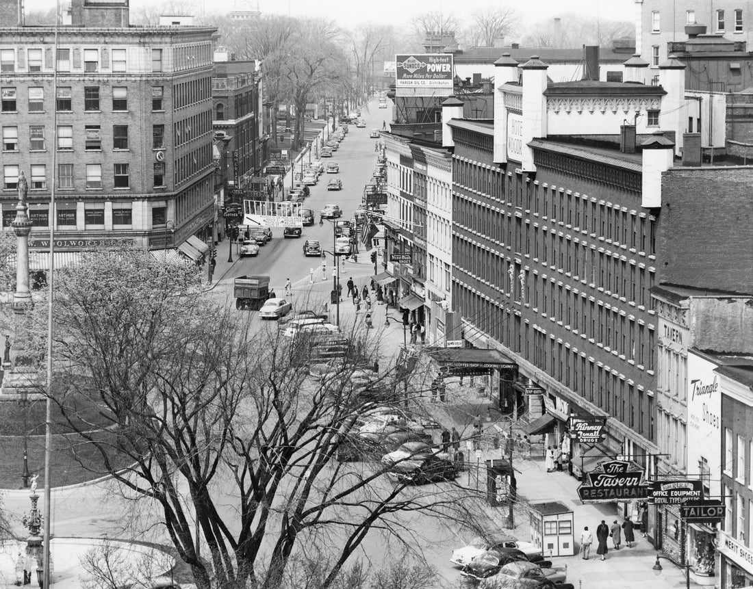 West end of Public Square, late 1930s. Courtesy Jefferson County Historical Society / #87.4.74