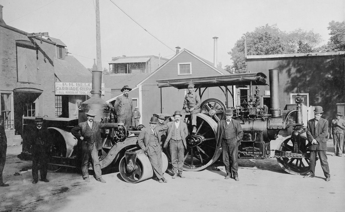Men with equipment, possibly steamrollers, September 29, 1909. Courtesy Jefferson County Historical Society / #95.21.2
