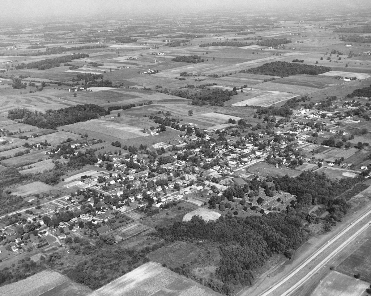Aerial view of Dalton, late 1950s. Courtesy Dalton Community Historical Society