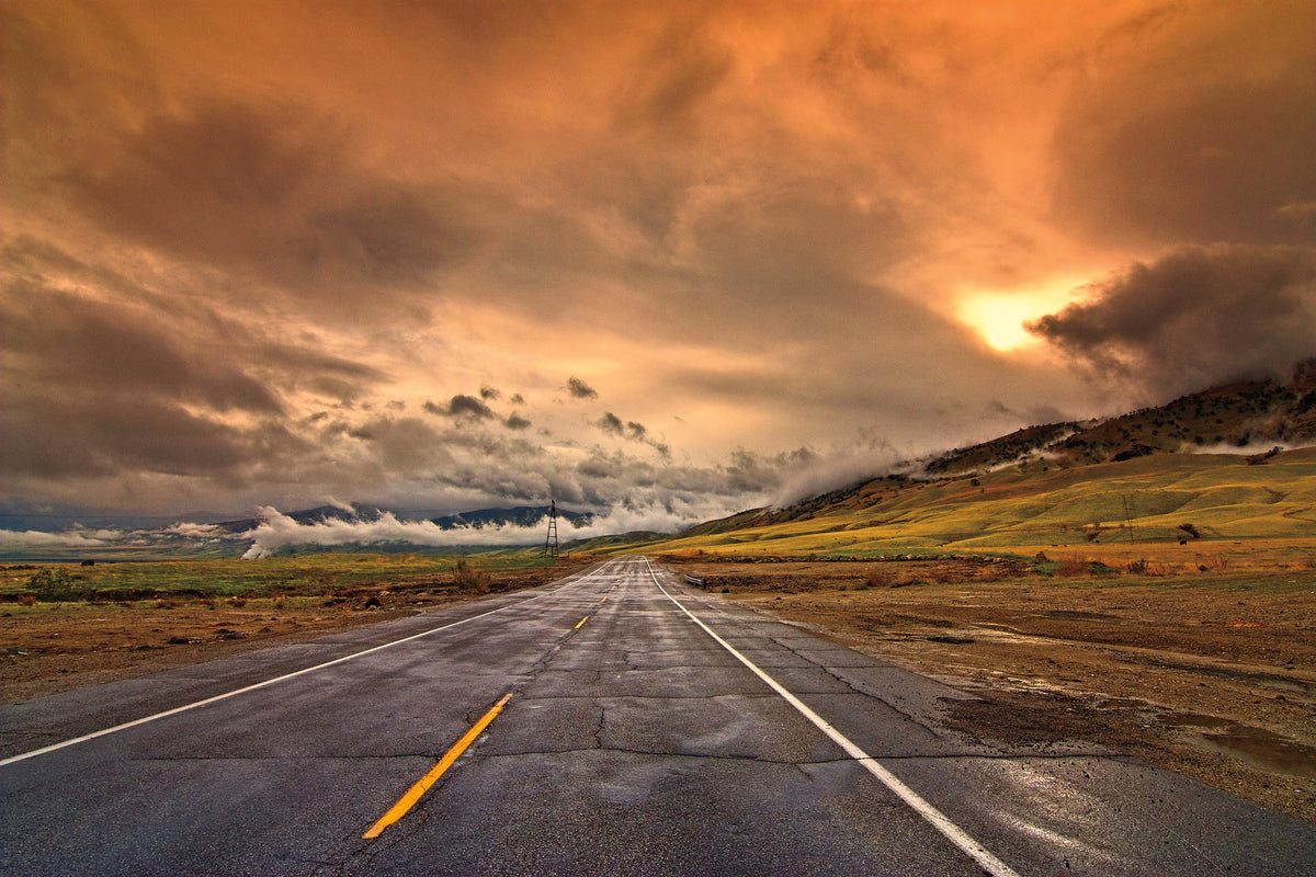 A sunrise on a cloudy morning at Grapevine