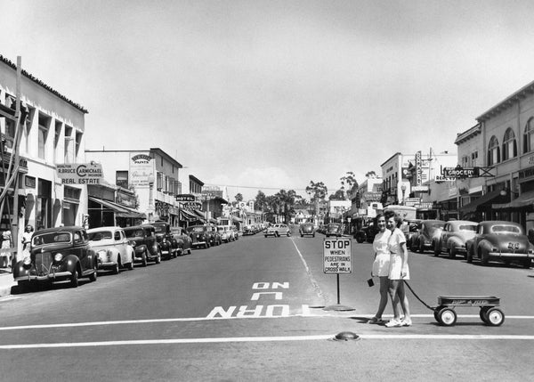 Downtown La Mesa was a bustling retail district in the 1940s and ’50s, not yet preempted by regional shopping malls in Mission Valley and Grossmont Center that opened in the 1960s. A retail revival took hold at the turn of the twenty-first century. CourtesyUnion-Tribune, Photo by Sproull-Baldwin