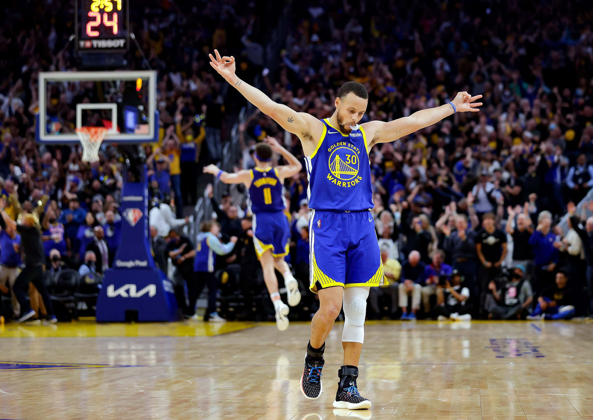 Stephen Curry (30) celebrates Klay Thompson’s (11) three pointer in the second half as the Golden State Warriors played the Memphis Grizzlies in Game 6 of the Western Conference Semifinals of the NBA Playoffs at Chase Center in San Francisco, Calif., on Friday, May 13, 2022. The Warriors defeated the Grizzlies 110-96 to advance to the Western Conference Finals. Carlos Avila Gonzalez / The Chronicle